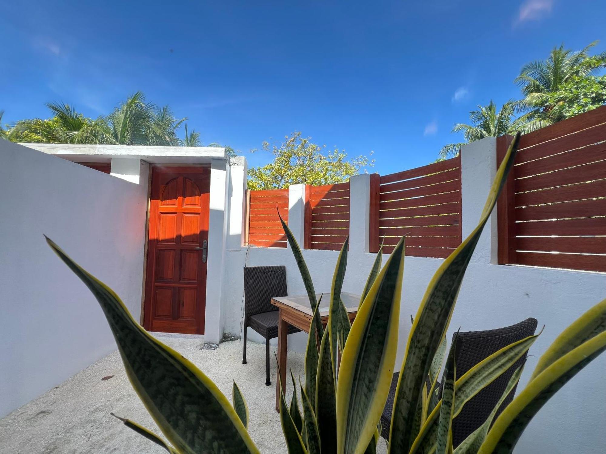 The Wave Dhigurah Hotel ดิห์กูราห์ ภายนอก รูปภาพ